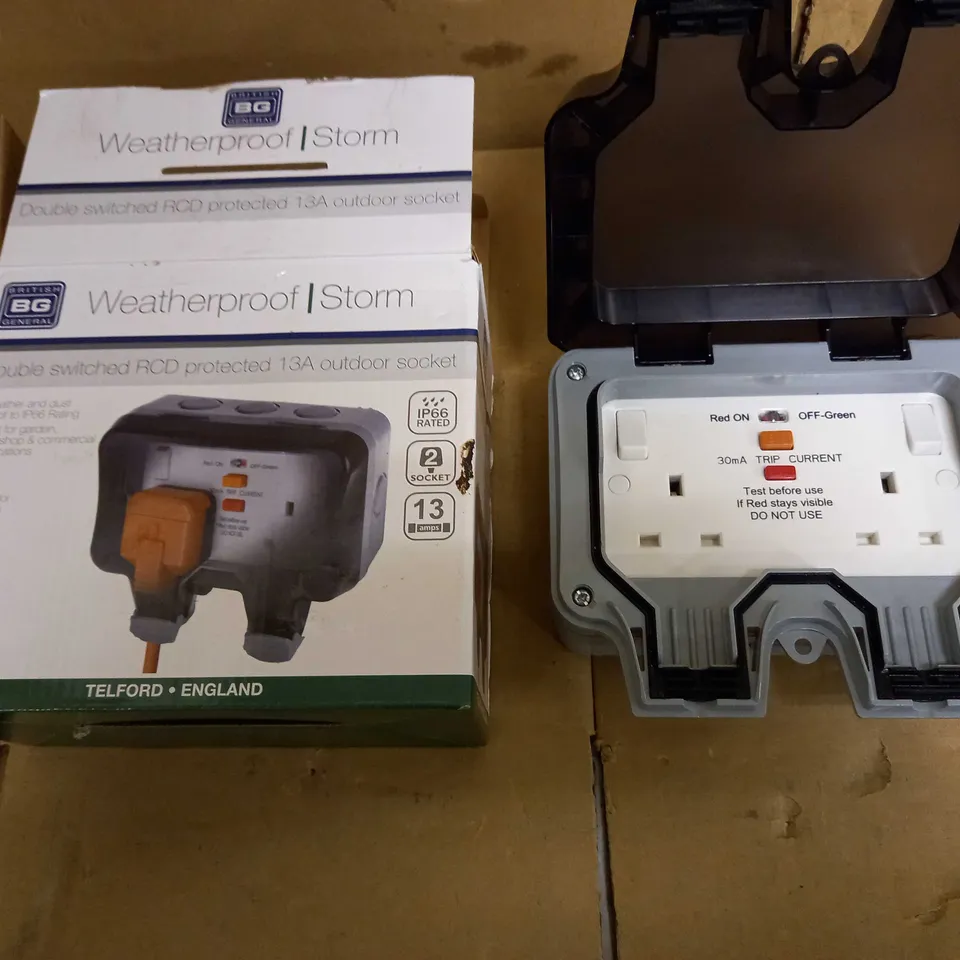 MASTERPLUG WEATHERPROOF DOUBLE SWITCHED RCD PROTECTED 13A OUTDOOR SOCKET