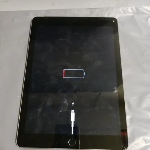 APPLE IPAD 6TH GEN TABLET IN SILVER