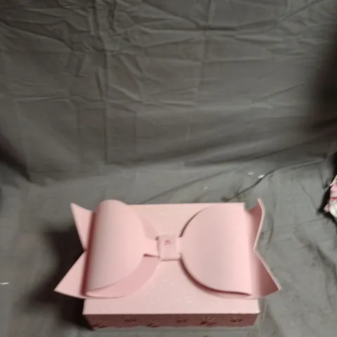 P LOUISE PINK GIFT BOX MAKE-UP SET