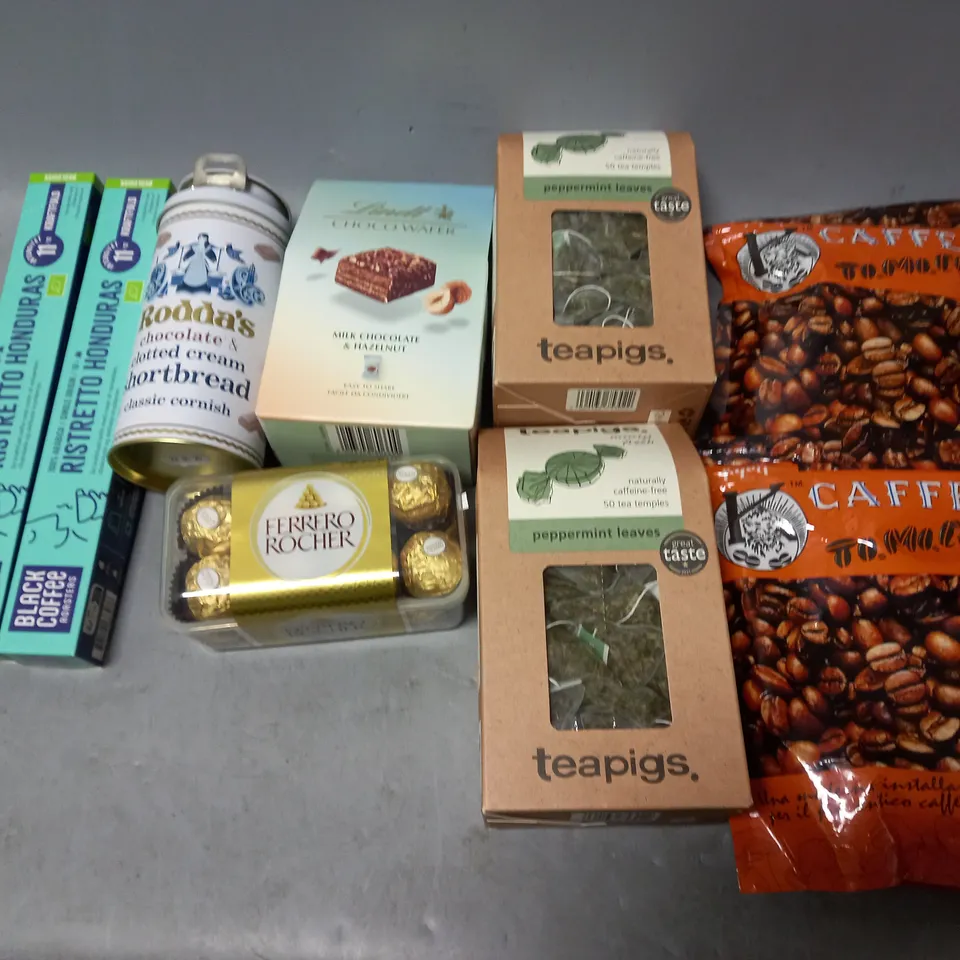 LOT OF APPROXMATELY 8 ITEMS TO INCLUDE  - LINDT CHOCO WAFER, TEAPIGS PEPPER,INT LEAVES, AND FERRERO ROCHER ETC. 