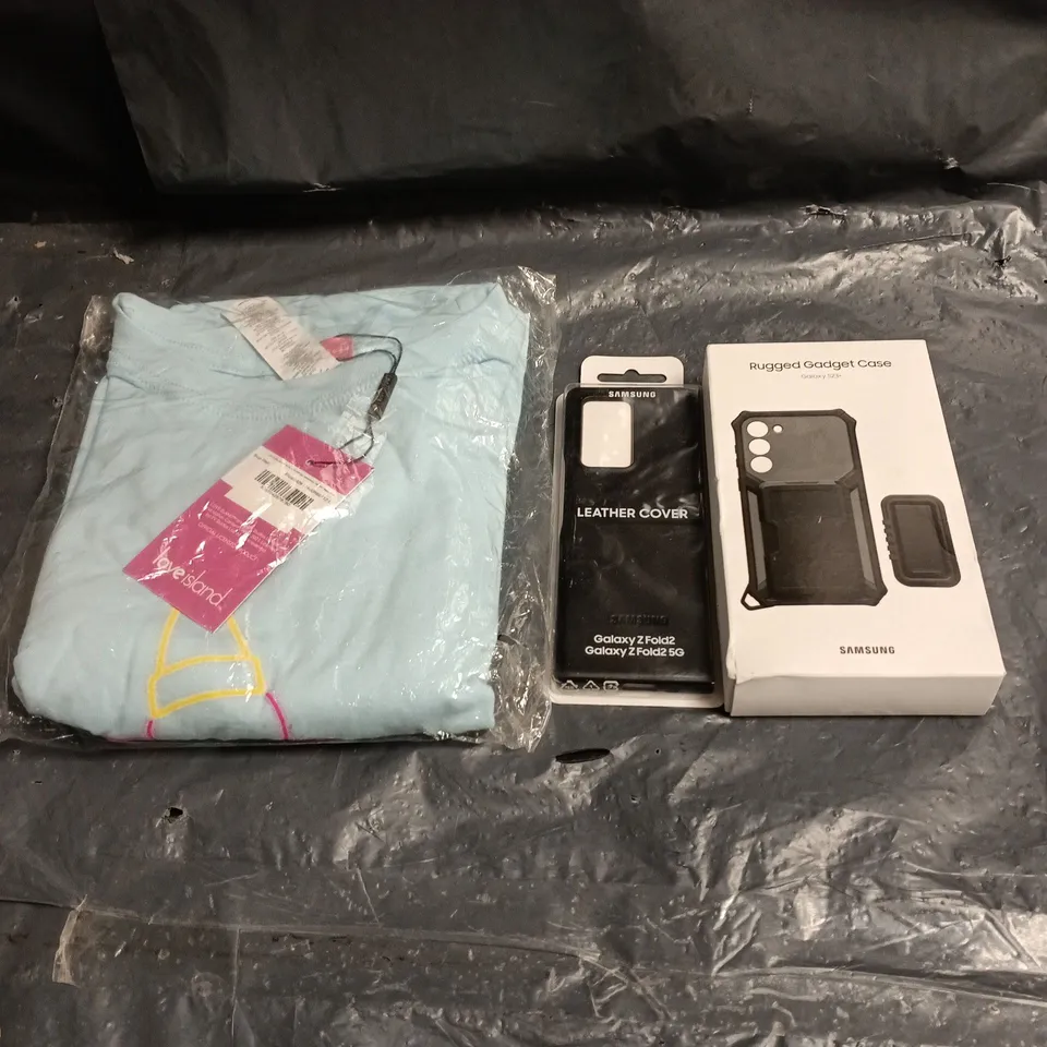 BOX OF APPROXIMATELY 30 ASSORTED ITEMS TO INCLUDE LOVE T SHIRT, GAGDET CASE, SAMSUNG LEATHER CASE ETC