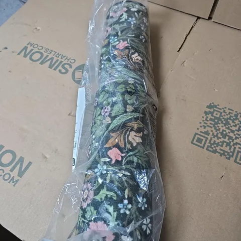 BOX OF APPROXIMATELY 15 ASSORTED HOUSEHOLD ITEMS INCLUDING FLORAL RUG , ALPAKA STEALTH BELT AND SOFT DOWN KNITTING WOOL