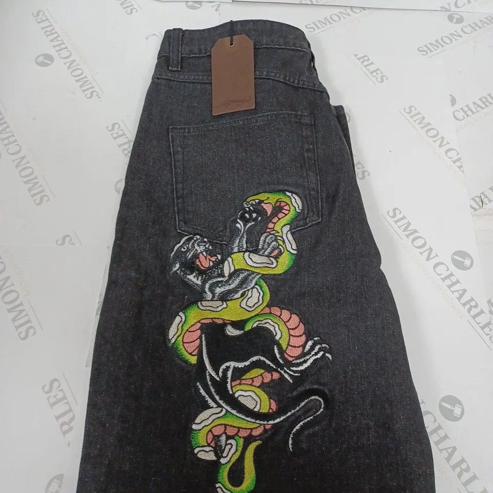 ED HARDY MENS PANTHER SLITHER TATTOO RELAXED JEANS SIZE W32