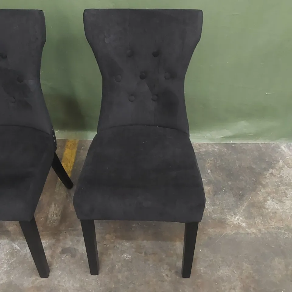 SET OF 4 KENSINGTON BLACK VELVET BUTTON BACK DINING CHAIRS - BLACK LEGS 
