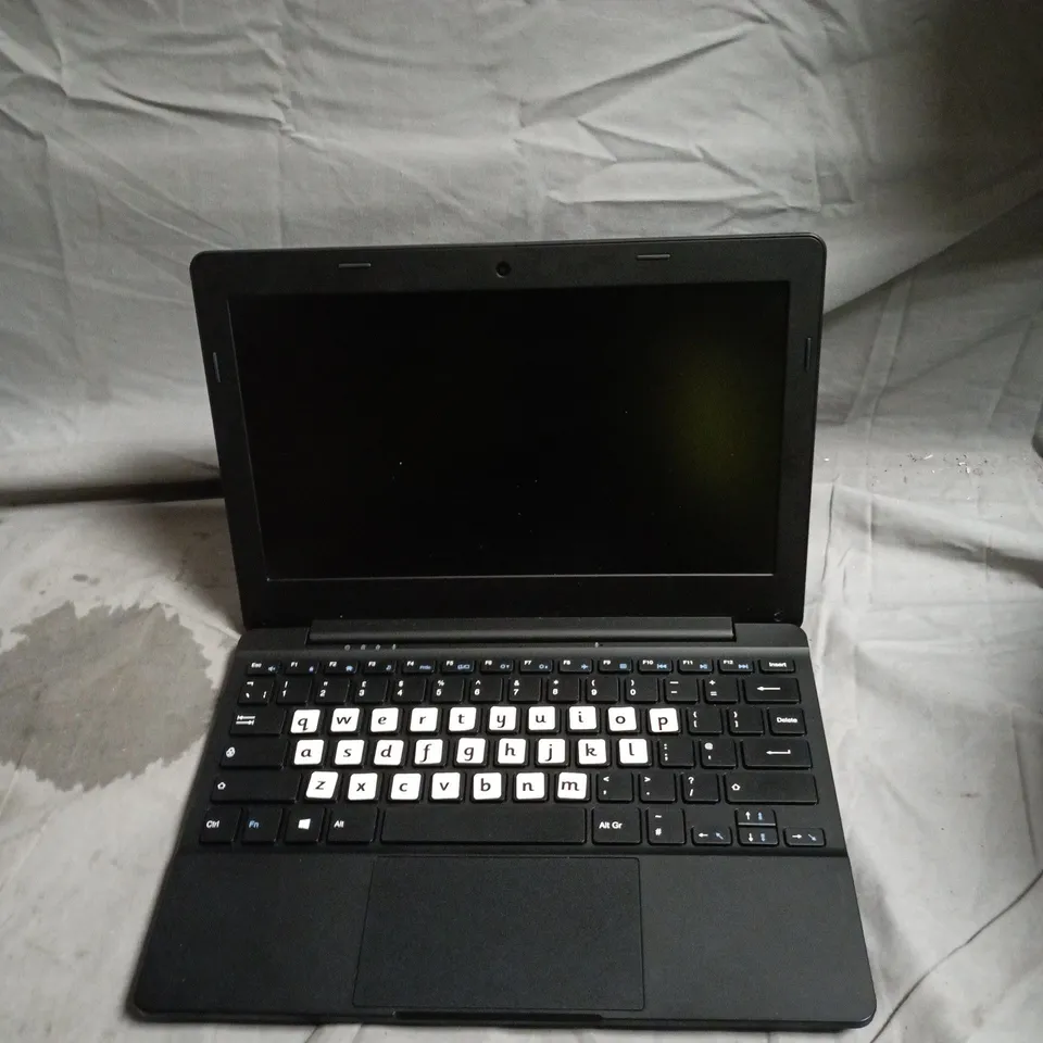 DYNABOOK E10-G-106 LAPTOP
