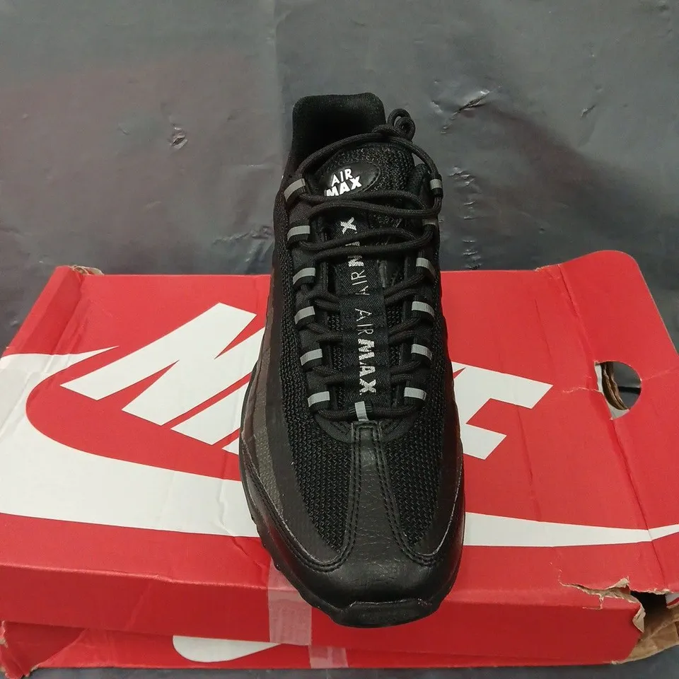 BOXED PAIR OF NIKE AIR MAX 95 UL TRAINERS - 8