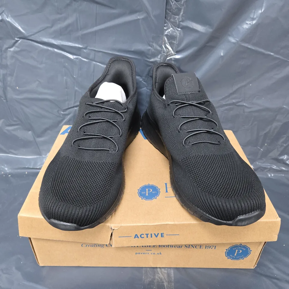 BOXED PAIR OF PAVERS BOJIE TRAINERS IN BLACK - SIZE 12