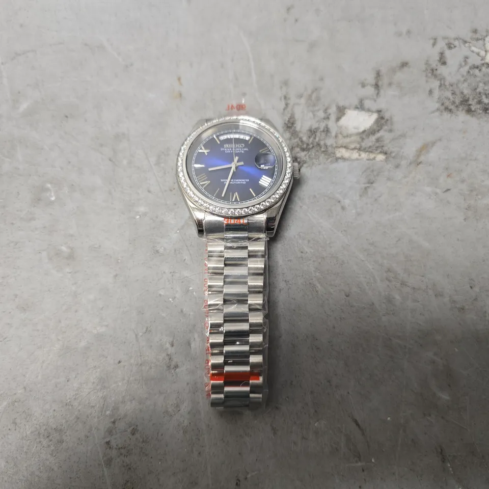 SEIKO DAY DATE NAVY BLUE WATCH 