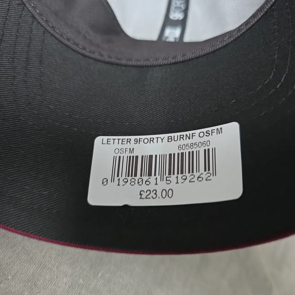 NEW ERA 9FORTY BURGUNDY BASEBALL CAP – OSFM