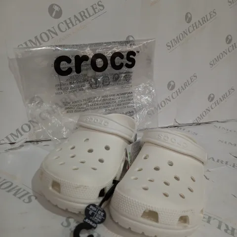 PACKAGED CROCS UNISEX-ADULT CLASSIC CLOG METALLIC
