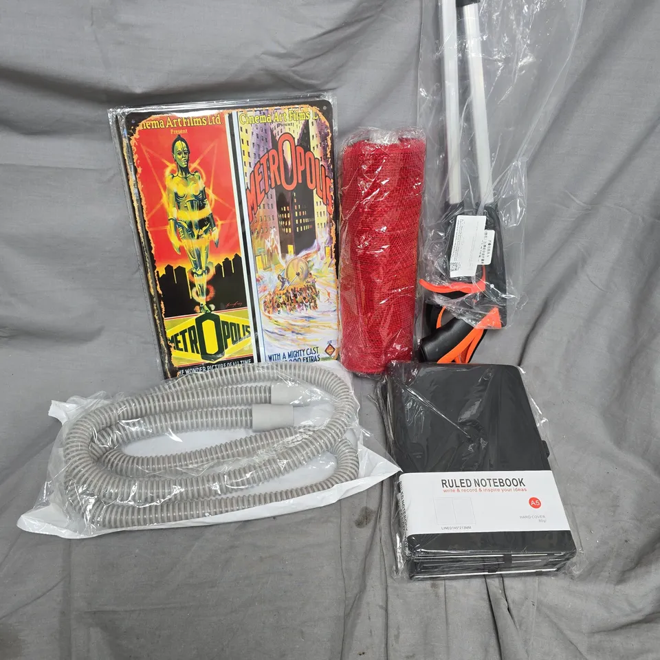 APPROXIMATELY 20 ASSORTED HOUSEHOLD PRODUCTS TO INCLUDE METAL POSTERS, LITTER PICKER, RESMED TUBE, ETC - COLLECTION ONLY