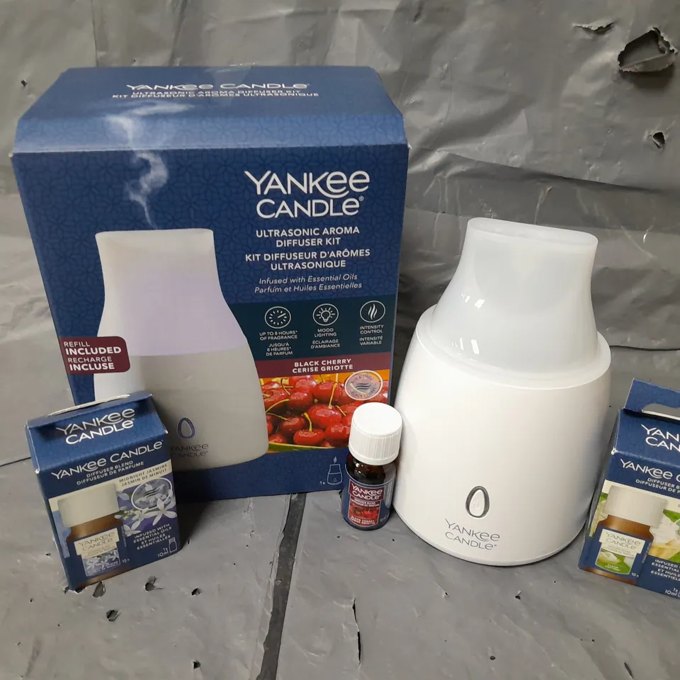 BOXED YANKEE CANDLE ULTRASONIC AROMA DIFFUSER WITH DIFFUSER OILS