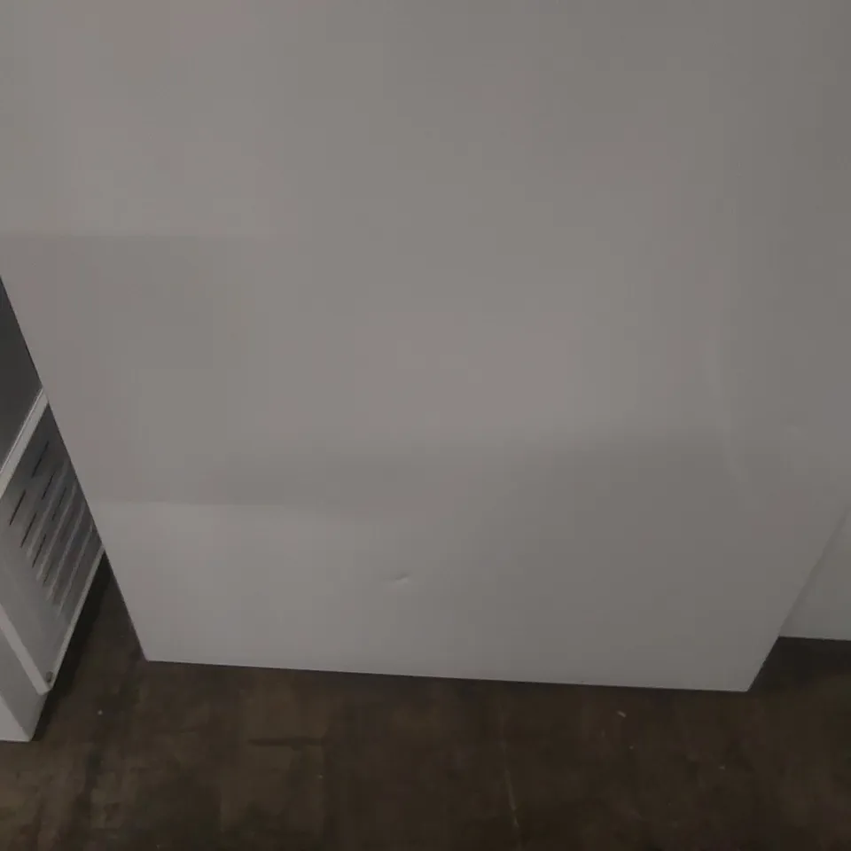 LOGIK LUL48W23 UNDERCOUNTER FRIDGE - WHITE