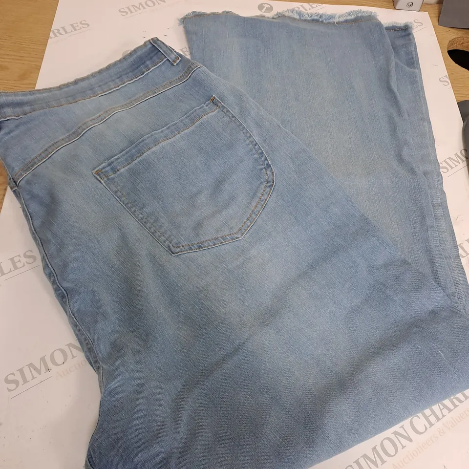 PLUS BUTT SHAPER STRETCH FRAY HEM DENIM JEANS SIZE 22
