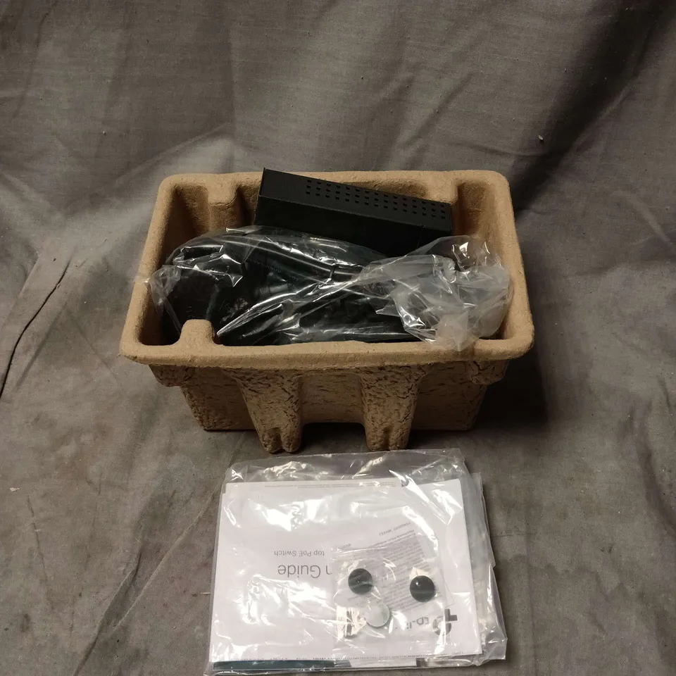 TP-LINK TL-SG1005LP 5-PORT GIGABIT DESKTOP POE+ SWITCH (BOXED)