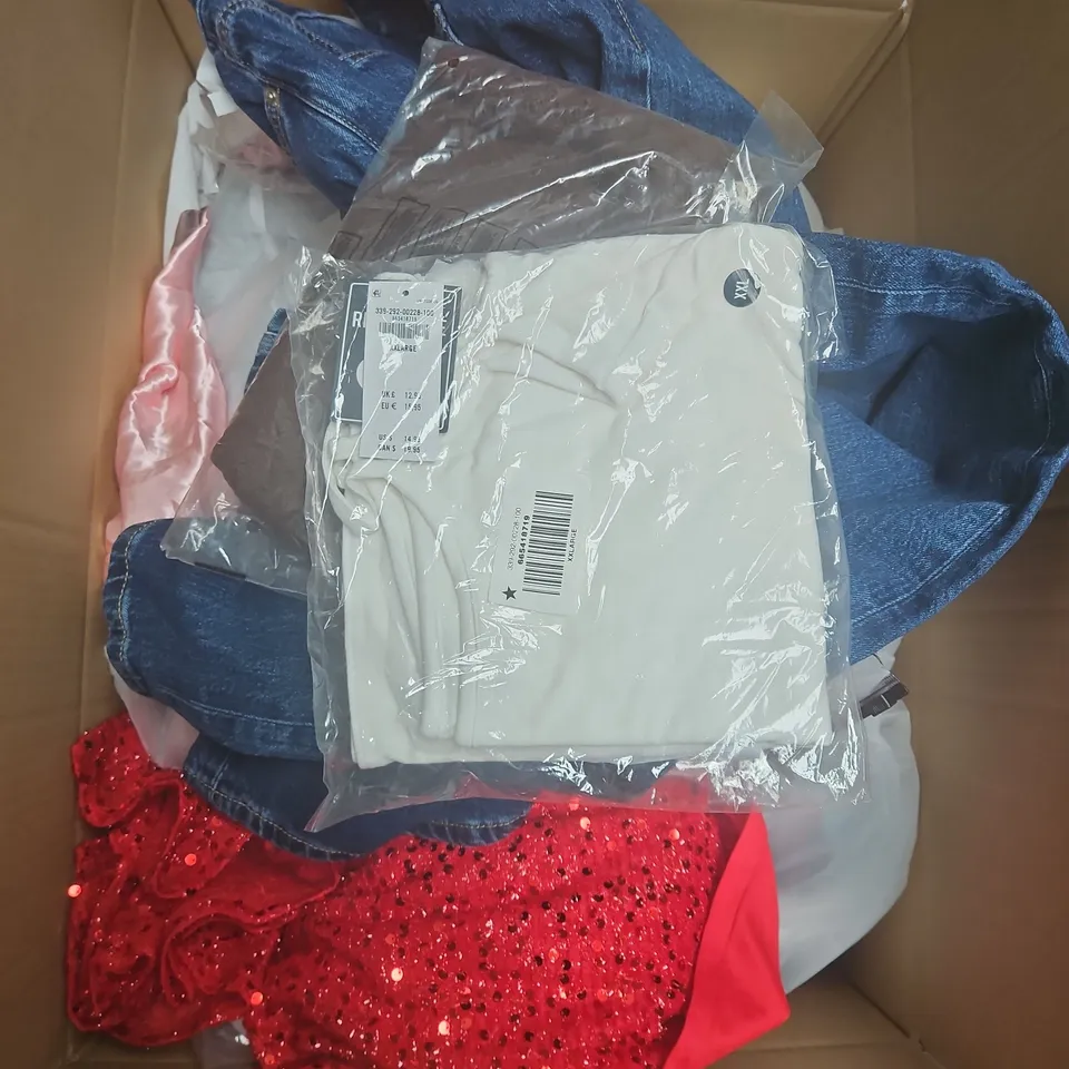 LARGE BOX OF APPROXIMATELY 25 ASSORTED CLOTHING ITEMS IN VARIOUS COLOURS, STYLES AND SIZES - COLLECTION ONLY