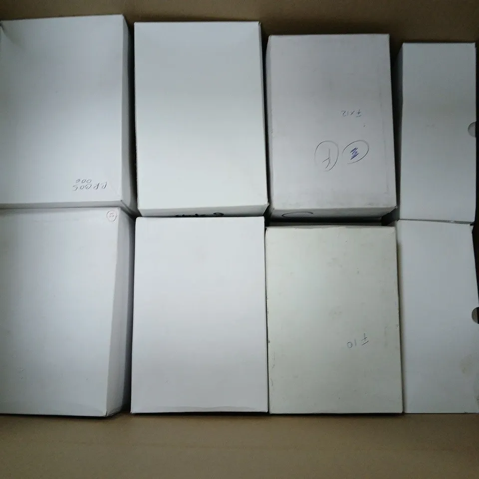 APPROXIMATELY 200 ASSORTED FASHION GLASSES BY OBJECT IN VARIOUS STYLES AND SIZES