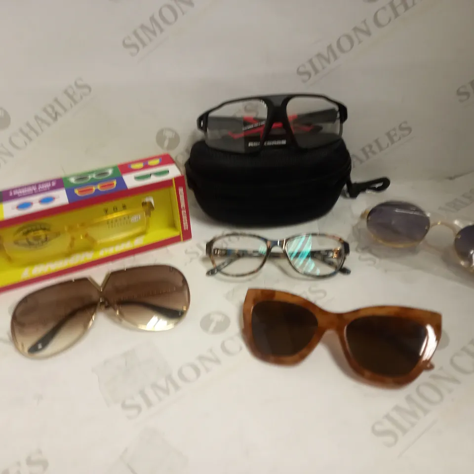 LOT OF APPROXIMATELY 20 ASSORTED EYEWEAR ITEMS, TO INCLUDE SPECTACLES, SUNGLASSES, CASES, ETC