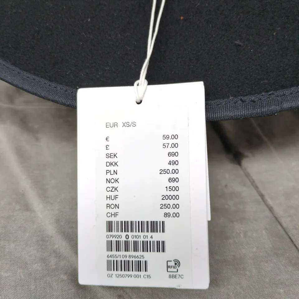 BLACK WOOL WIDE-BRIM HAT – PARIS ATELIER & OTHER STORIES (XS/S)