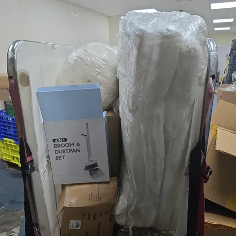 CAGE OF APPROXIMATELY 8 ASSORTED HOUSEHOLD ITEMS TO INCLUDE MATTRESS TOPPER ETC