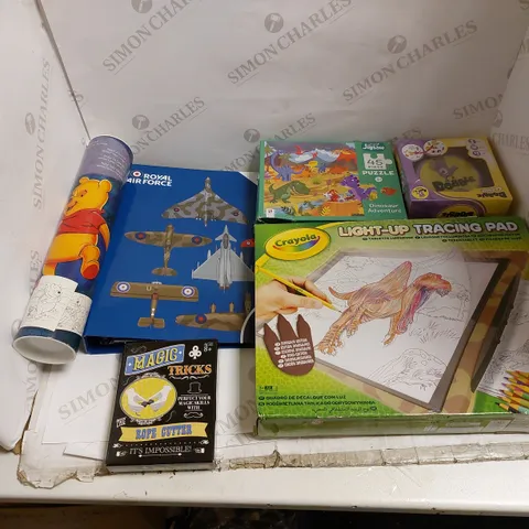 LOT OF ASSORTED TOYS AND GAMES TO INCLUDE MAGIC TRICKS SET, BOBBLE CLASSIC, AND LIGHT UP TRACING PAPER ETC.