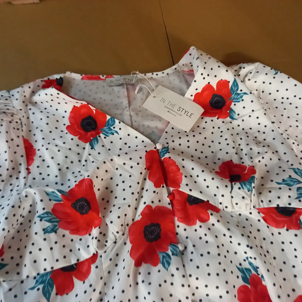 IN THE STYLE WHITE POPPY PRINTED TEA DRESS - UK 18