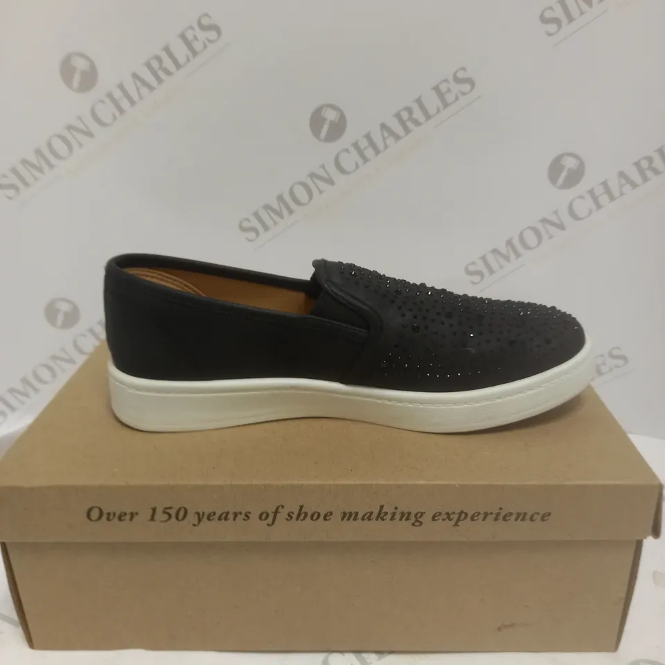 BOXED PAIR OF CUSHION WALK DIAMANTE SLIP ON SHOES IN BLACK - SIZE 5