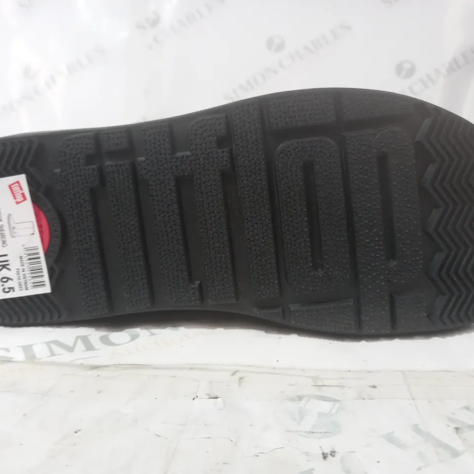 BOXED PAIR OF FITFLOP ORIGINAL MUKLUK SHEARLING LEATHER CALF BOOTS IN BLACK UK SIZE 6.5
