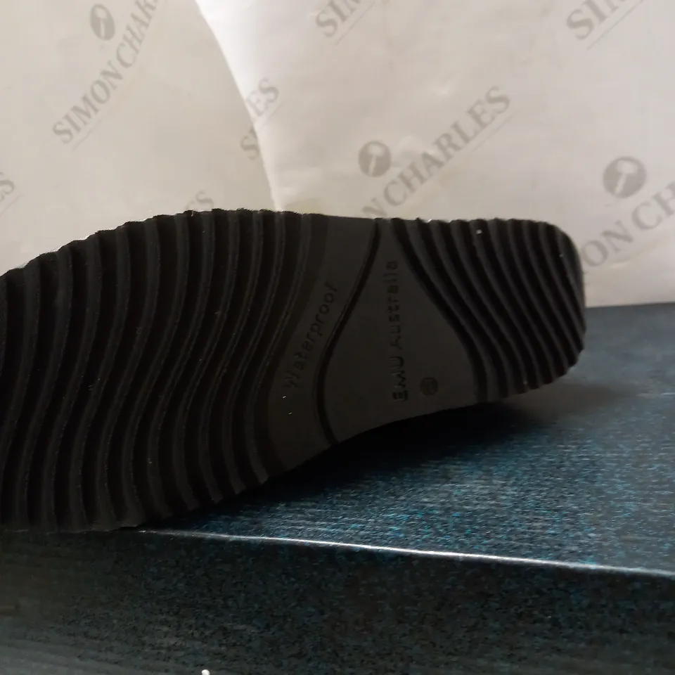 EMU AUSTRAILIA ELECTRA BLACK BOOTS - SIZE 5