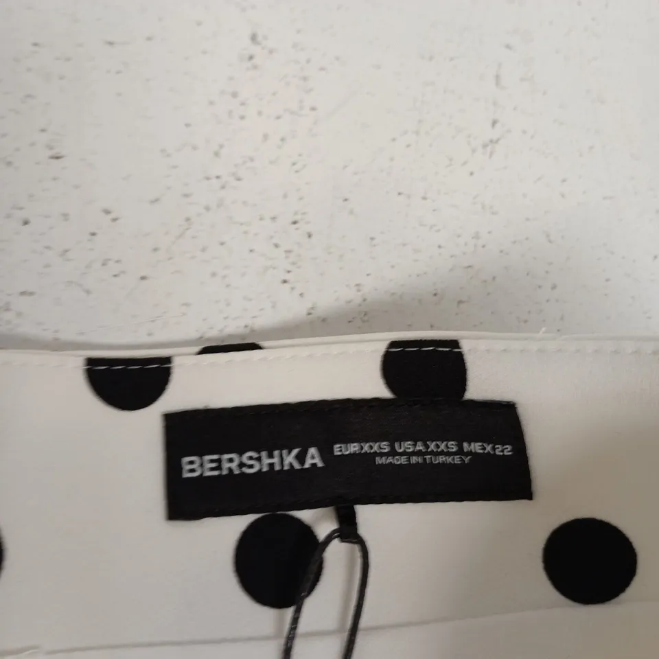 BERSHKA POLKA DOT SKIRT – WHITE WITH BLACK DOTS, UK 6 (EU XS)