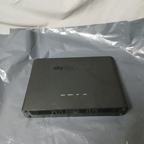 SKY BUSINESS ROUTER, NO POWER PACK OR ACCESSORIES. BOXED
