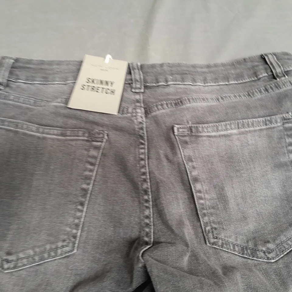 NEW LOOK MEN SKINNY STRETCH JEANS IN WASHED BLACK - UK 32/32