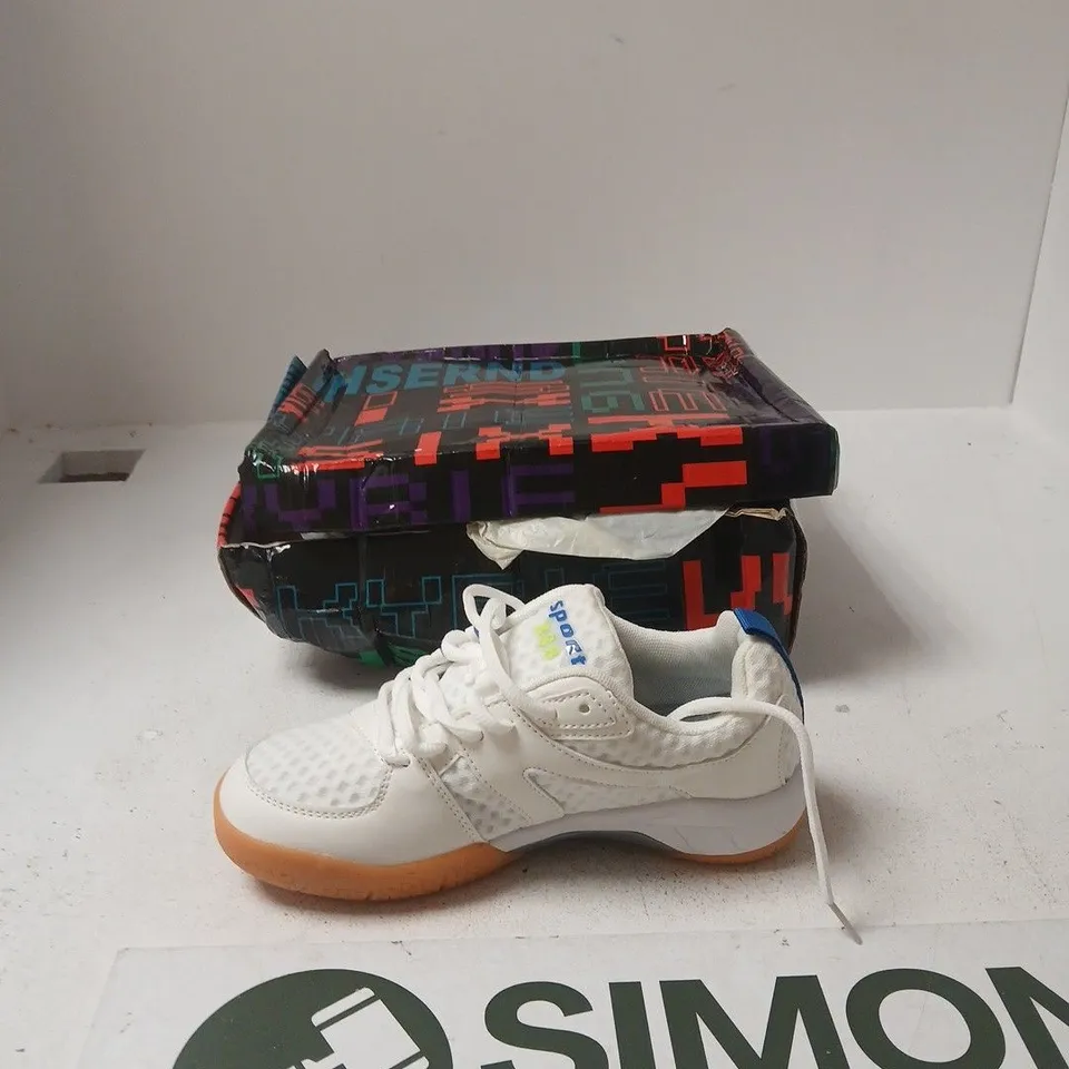 WHITE SPORT ATHLETIC SNEAKERS WITH ORANGE OUTSOLE – BOXED - EUR 36