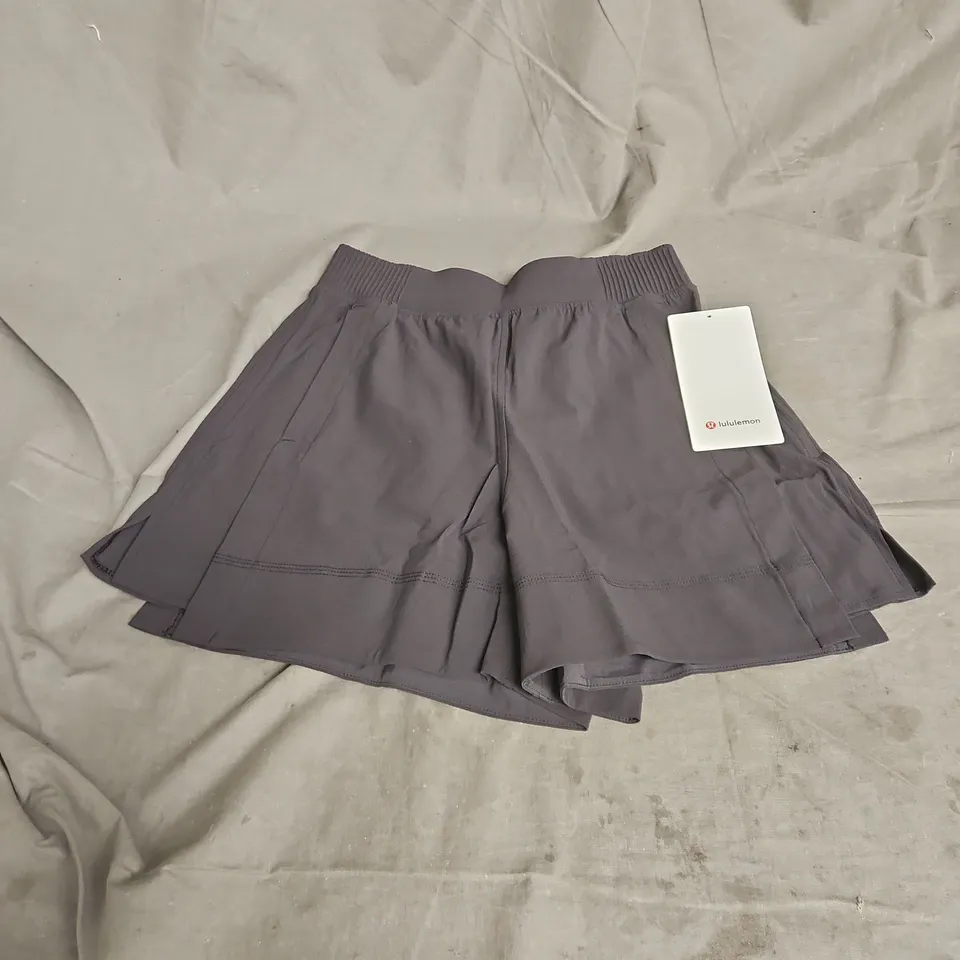 LULULEMON STRETCH WOVEN RELAXED FIT HR SHORT 4" IN BLACK SIZE XS