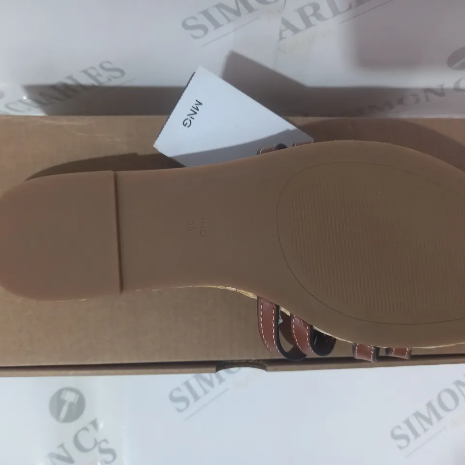 BOXED PAIR OF MNG OPEN TOE SANDALS IN BROWN/BEIGE EU SIZE 38