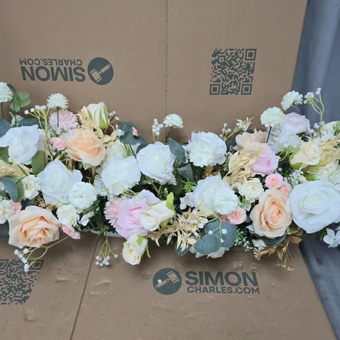 FAUX FLORAL WALL DECOR PIECE 