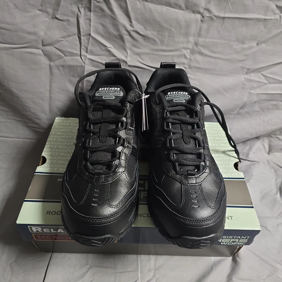 BOXED PAIR OF SKECHERS SOFT STRIDE SHOES - UK SIZE 8.5