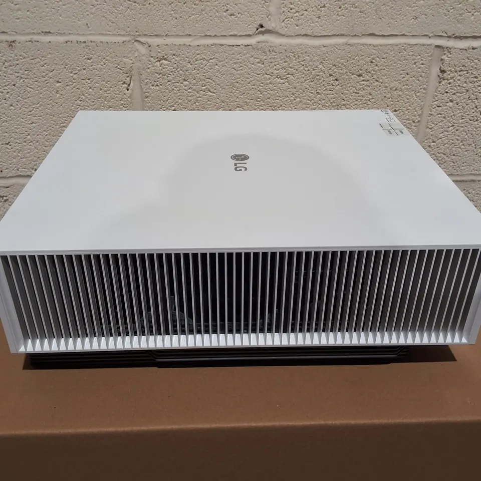 LG AU810P 4K UHD LASER SMART HOME THEATER CINEBEAM PROJECTOR