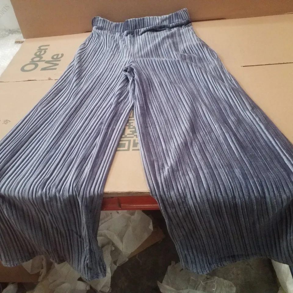 BOX CONTAINING APPROXIMATELY 20 BRAND NEW JD WILLIAMS GREY VELVET WIDE LEG TROUSERS - SIZE 10