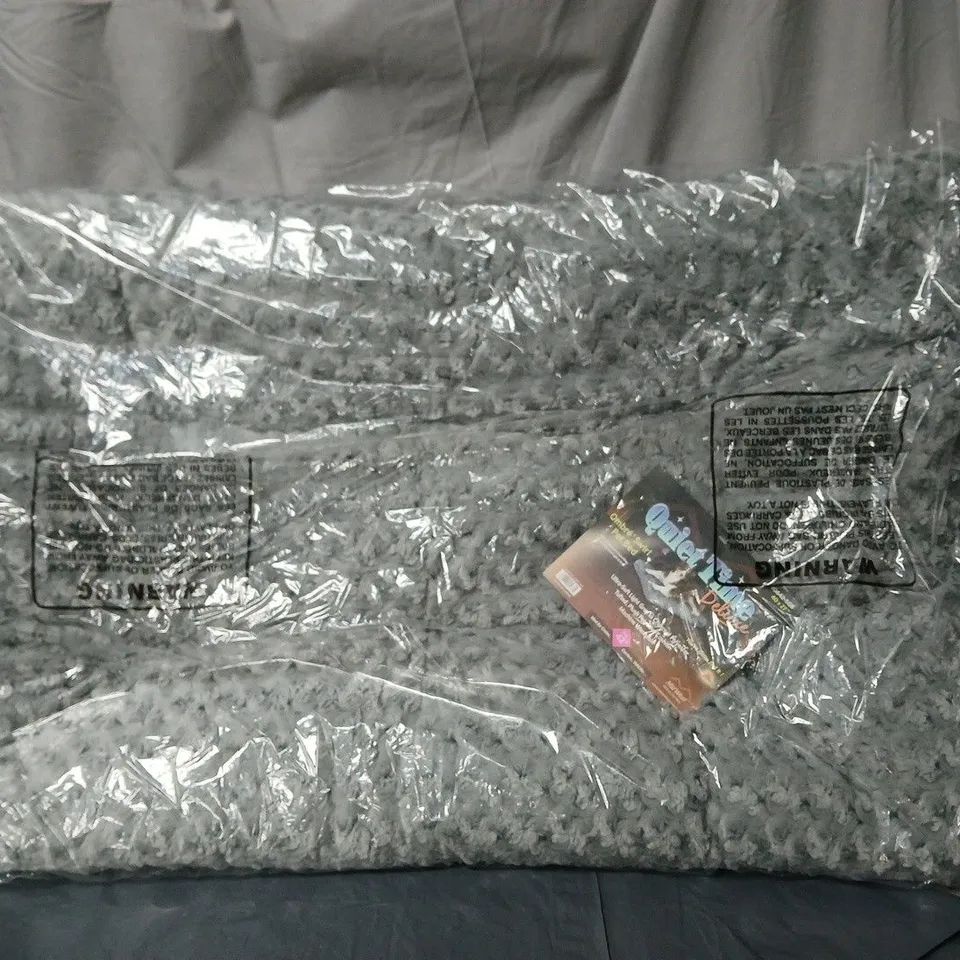 CAGE OF APPROXIMATELY 10 X MIDWEST HOMES FOR PETS QUIET TIME DELUXE PET BED – GREY - 42"