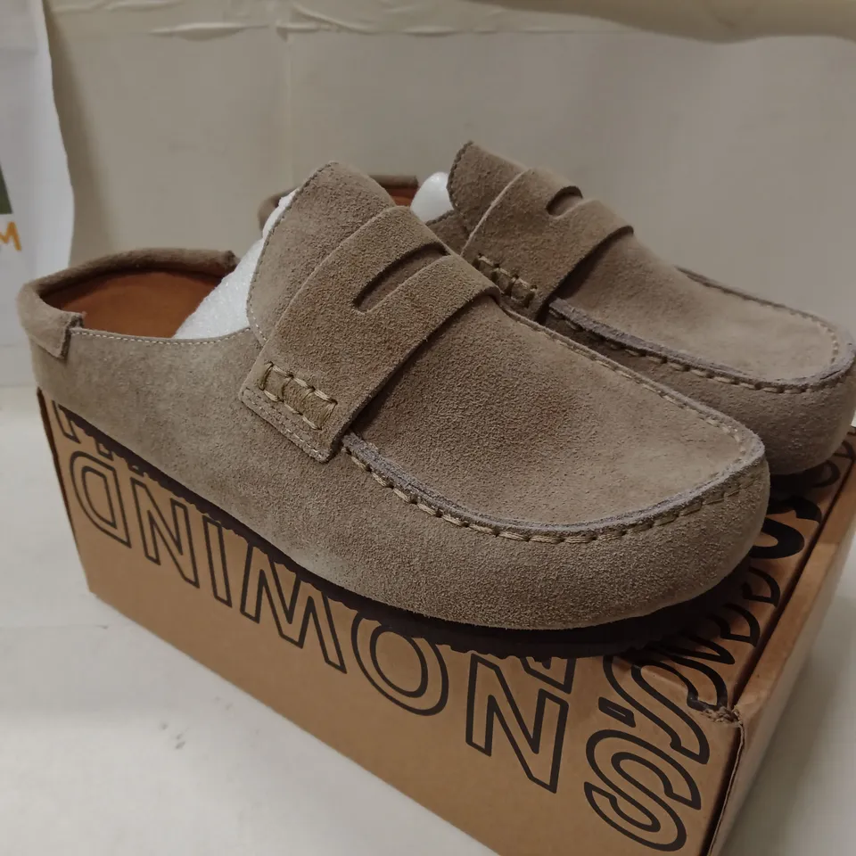 BOXED SNOWWIND TAUPE SUEDE SLIP-ON SHOES – UK 5.5 (EU 38)