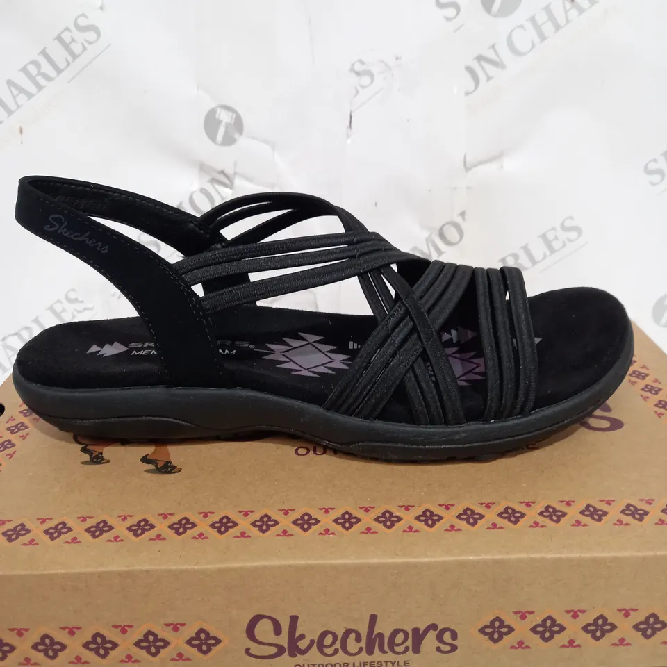 BOXED SKECHERS VEGAN SANDALS SIZE UNSPECIFIED