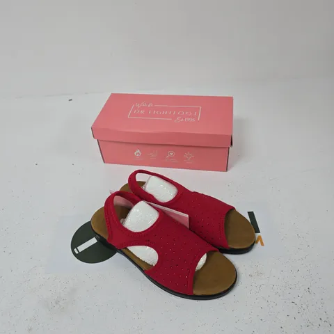 DR LIGHTFOOT WIDE FIT SANDALS – JENNY RED UK 6