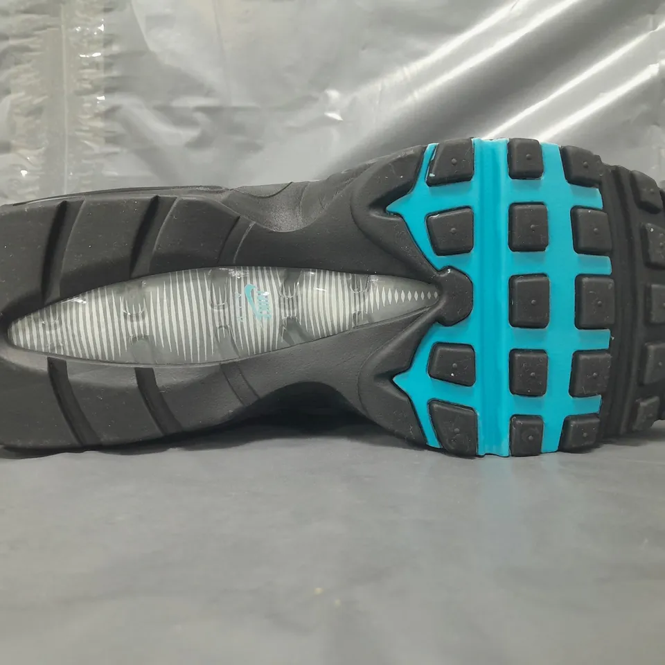 BOXED PAIR OF NIKE AIR MAX 95SHOESIN GREY/CYAN UK SIZE 7