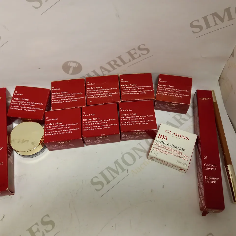 LOT OF APPROX 10 TO INCLUDE CLARINS MATTE EYESHADOW , CLARINS LIPLINER PENCIL , ETC