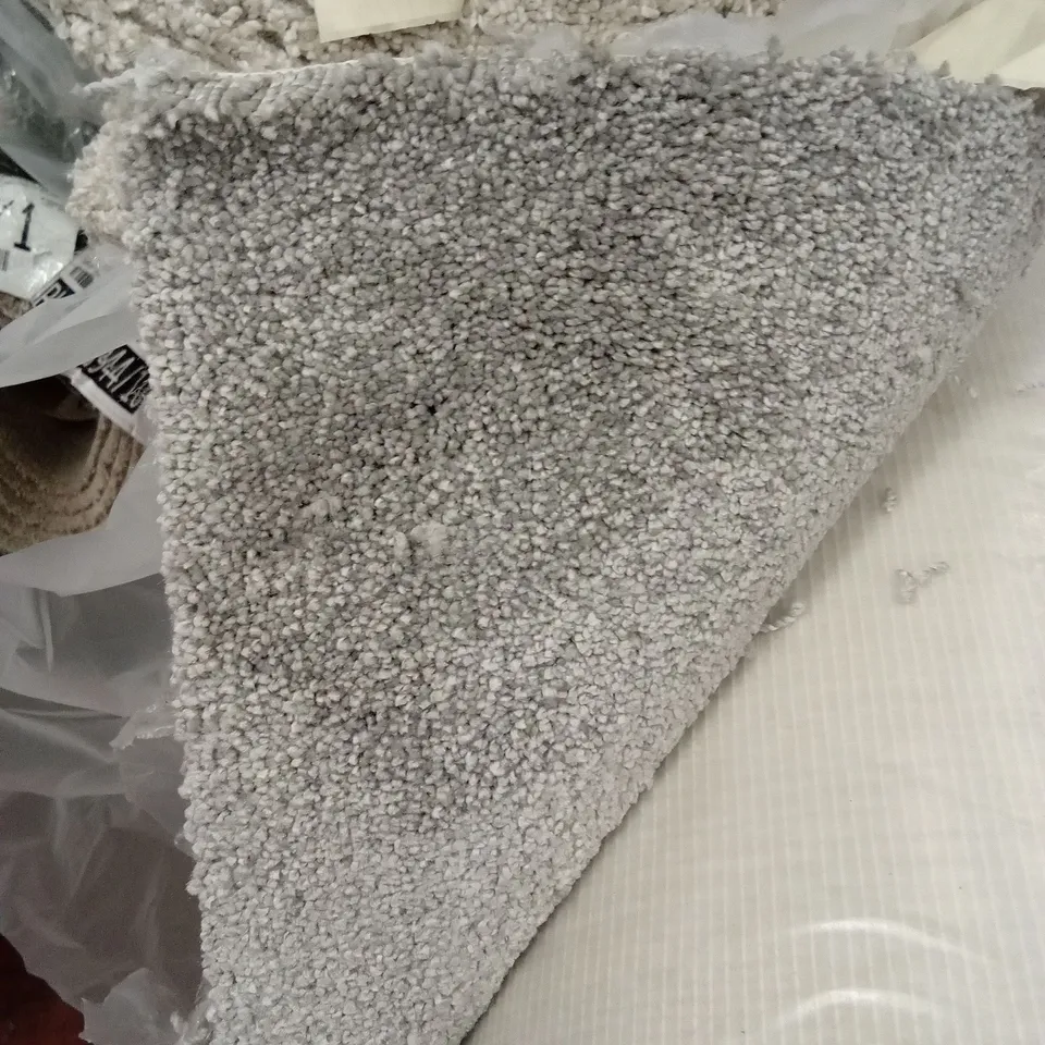 ROLL OF QUALITY CRESCENT DISCO BALL CARPET // SIZE: APPROX 5 x7.5m
