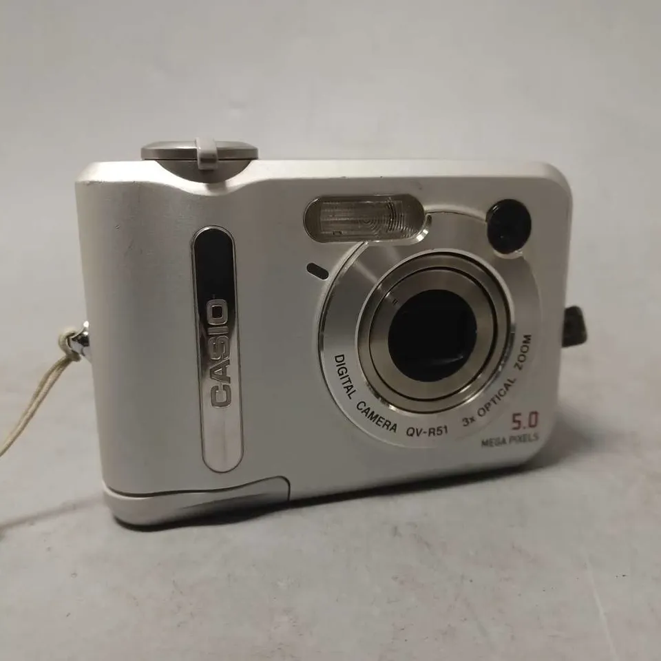 CASIO QV-R51 CAMERA