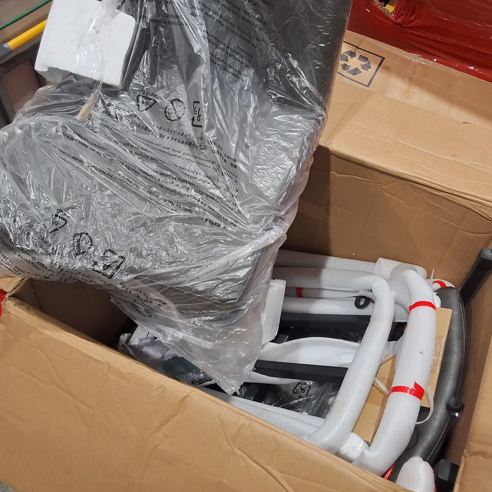 PALLET CONTAINING APPROXI OF APPROXIMATELY 10 ASSORTED HOUSEHOLD ITEMS TO INCLUDE BOXED SET OF CHAIRS