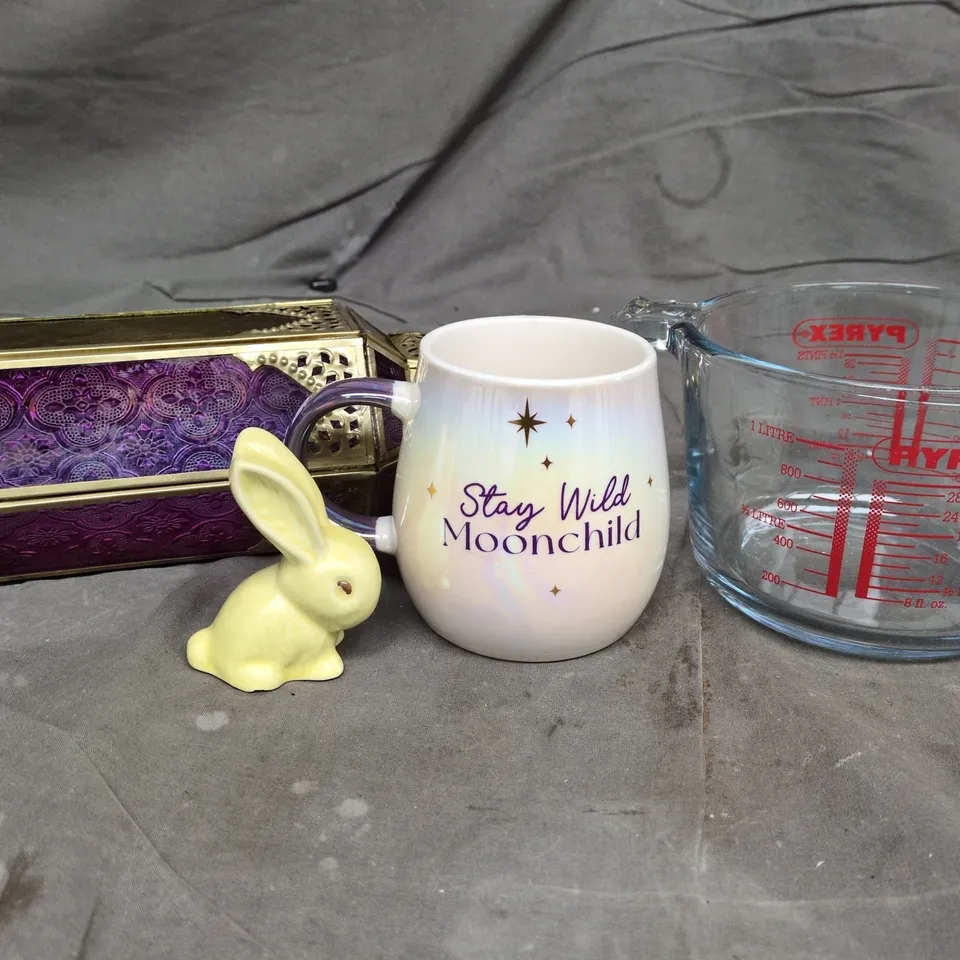 LOT OF APPROXIMATELY 20 ASSORTED POTTERY ITEMS TO INCLUDE MOONCHILD MUG, YELLOW POTTERY BUNNY AND A PYREX MEASURING JUG
