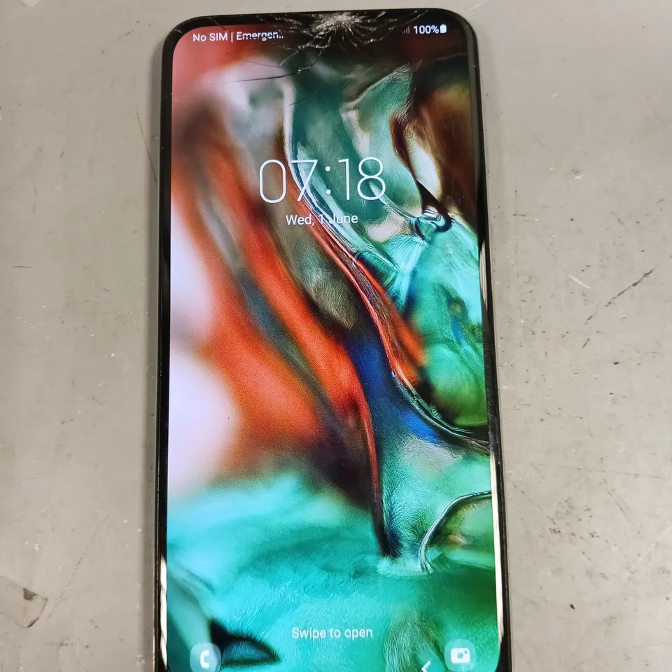 SAMSUNG GALAXY A40 SMARTPHONE 